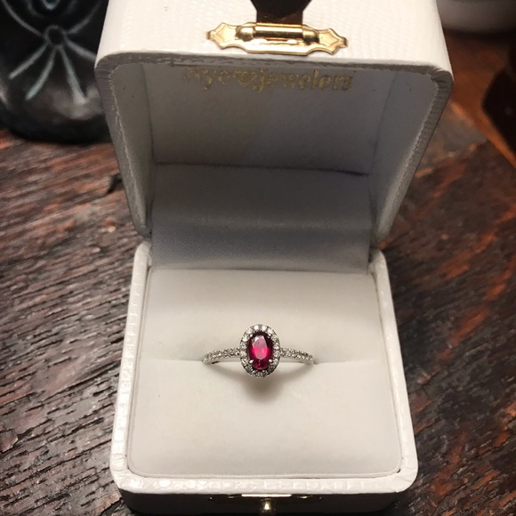 Genuine Ruby Diamond Ring - Picture 4 of 4